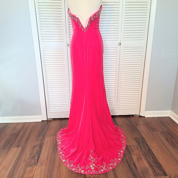 The crown collection pink velvet rhinestone maxi dress sz 4 - Picture 8 of 9